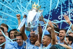 金球奖风云榜：梅西C罗领衔，足坛经典瞬间回顾